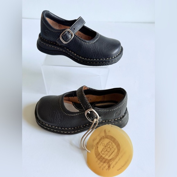 Born Other - Born Girls Classic Mary Jane Shoes 7M Navy Leather Buckle Strap Comfort New Box